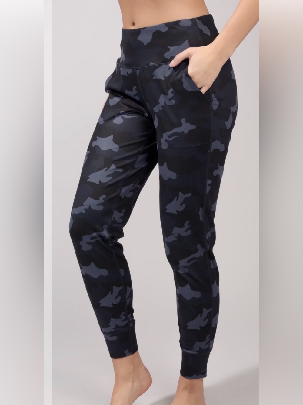 Yogalicious Black & Dark Gray Camo Joggers